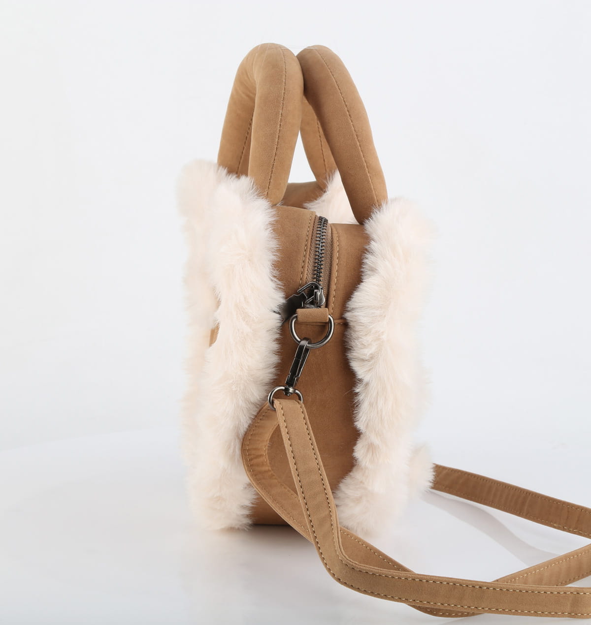 DemoniaCult HB-631 Kunstfell Handtasche Herzform Camel