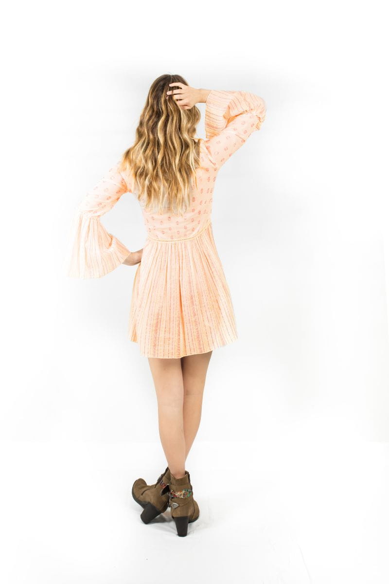 SAVAGE CULTURE Minikleid Mykonos IV in Rosa – Stilvoll & Bequem - M, Kleid, Schuh, Person, Bluse, Rock, Kleid, Schuh, Person, Bluse, Rock, Kleid, Schuh, Person, Bluse, Rock