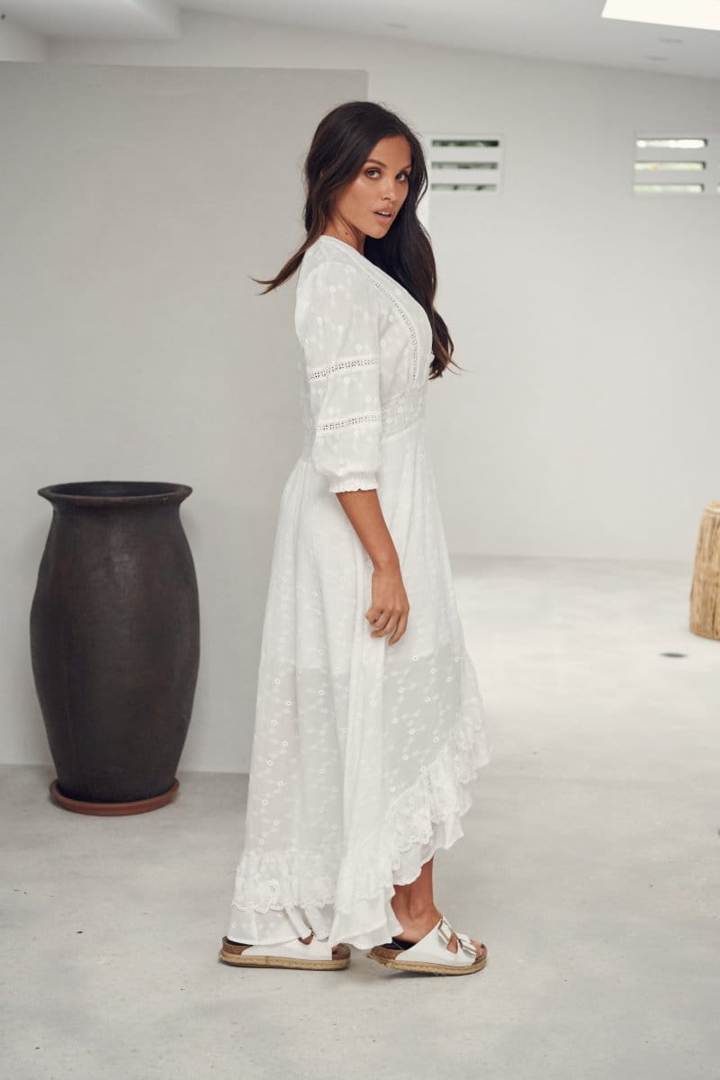 JAASE Boho Maxi Kleid Weiß mit Stickereien für trendbewusste Frauen -  L, Kleid, Person, Formelle Kleidung, Ärmel, Kleid, Person, Formelle Kleidung, Ärmel, Kleid, Person, Formelle Kleidung, Ärmel, Kleid, Person, Formelle Kleidung, Ärmel, Kleid, Person, Fo